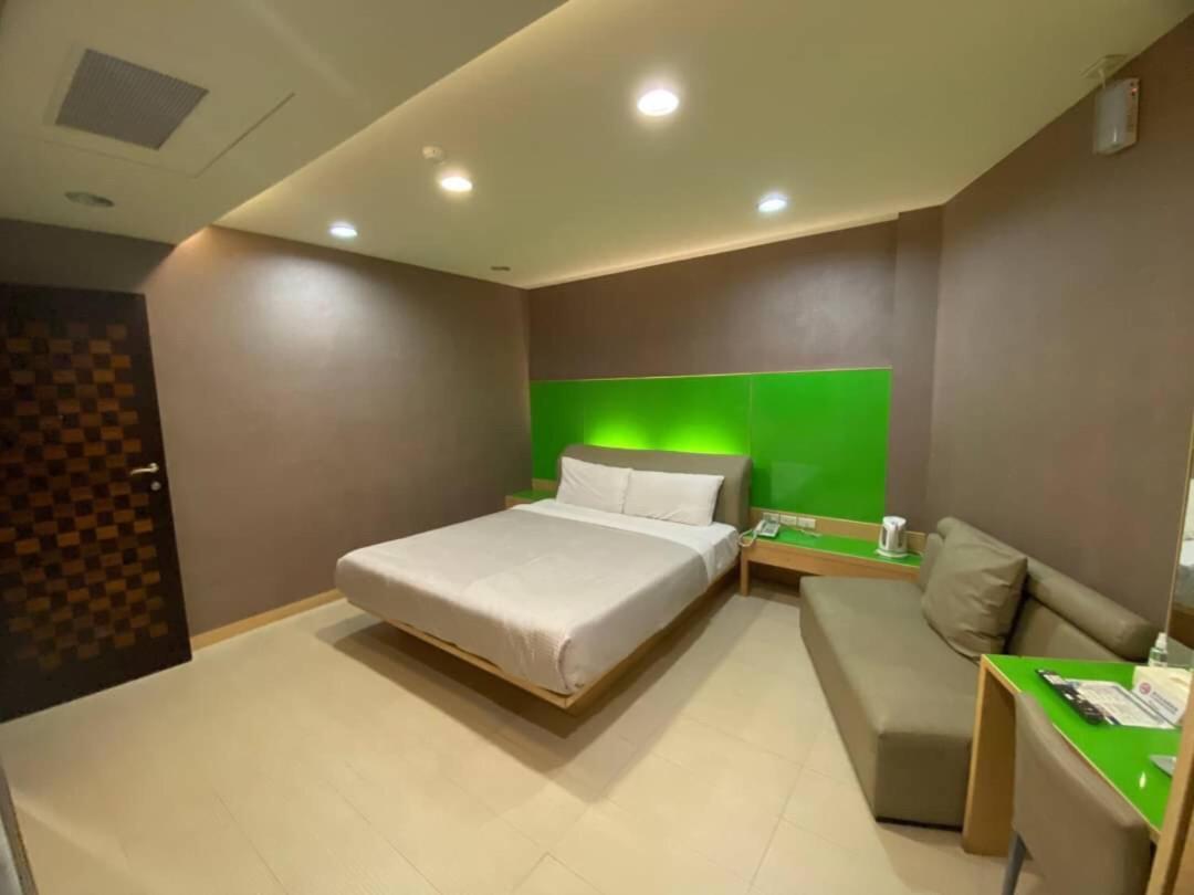 Love Hotel Pingtung Exterior foto